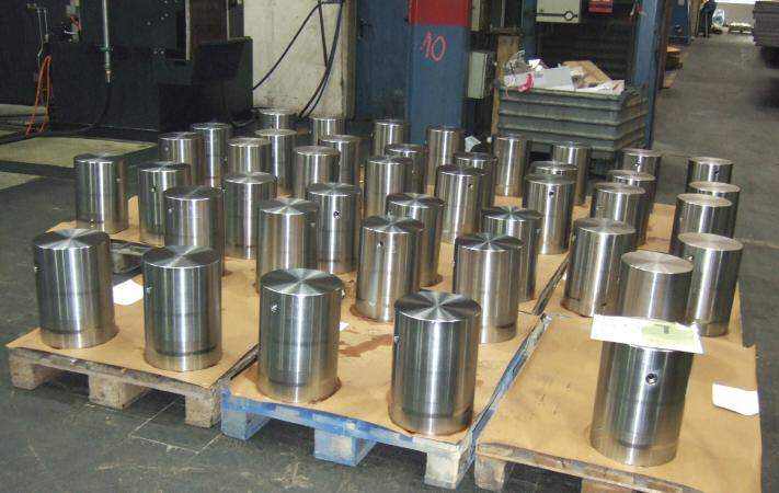 Pistons for ContiRoll presses